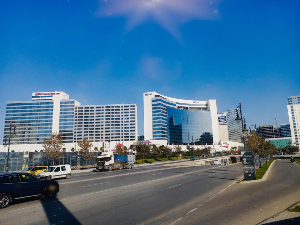 Amazing Appartement Au Centre Ville En Face Hilton & Gare Train De Tgv De Tanger Exterior photo