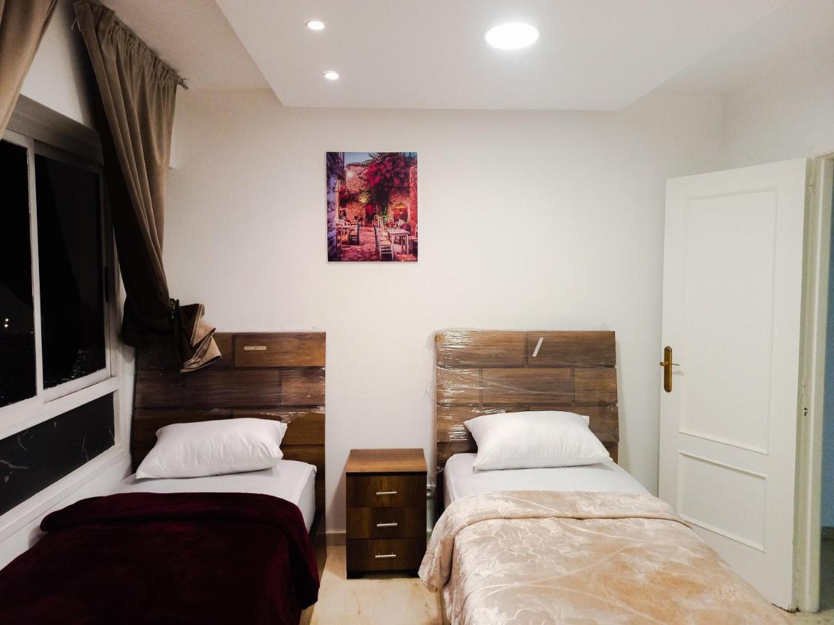 Amazing Appartement Au Centre Ville En Face Hilton & Gare Train De Tgv De Tanger Exterior photo
